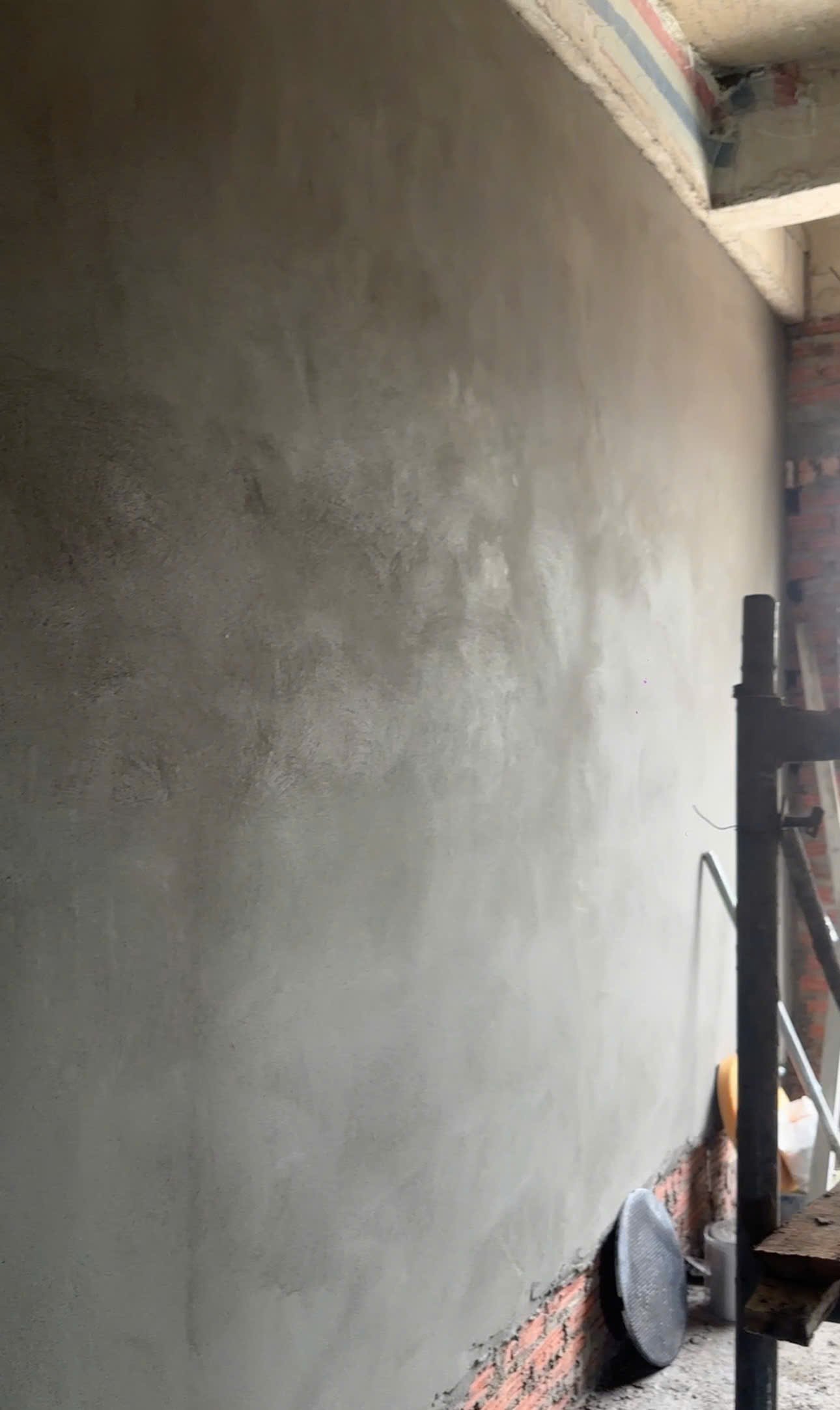 Phụ Gia Trộn Vữa – Giải Pháp Tăng Độ Bền Và Chống Thấm Hiệu Quả Cho Công Trình z7754504962870 dedcd162ca7f305afebbc0b449fbde28 - Phụ Gia Trộn Vữa – Giải Pháp Tăng Độ Bền Và Chống Thấm Hiệu Quả Cho Công Trình